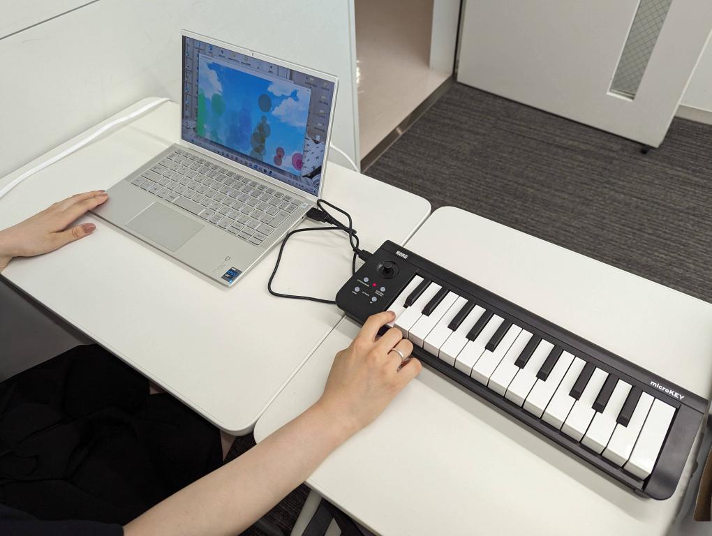 MIDIキーボードで風船